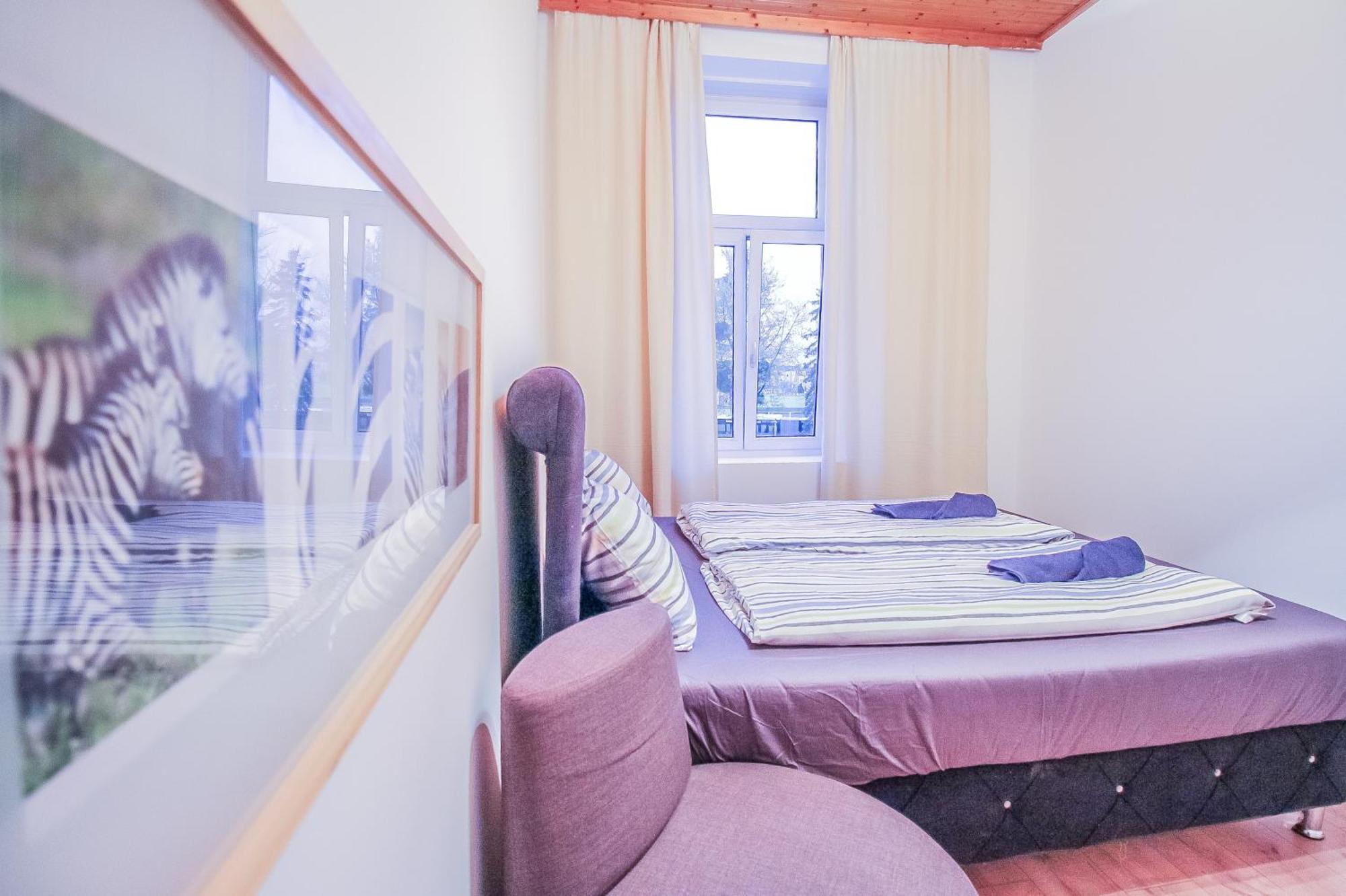 Disc Cozy In Liesing Séjour chez l'habitant