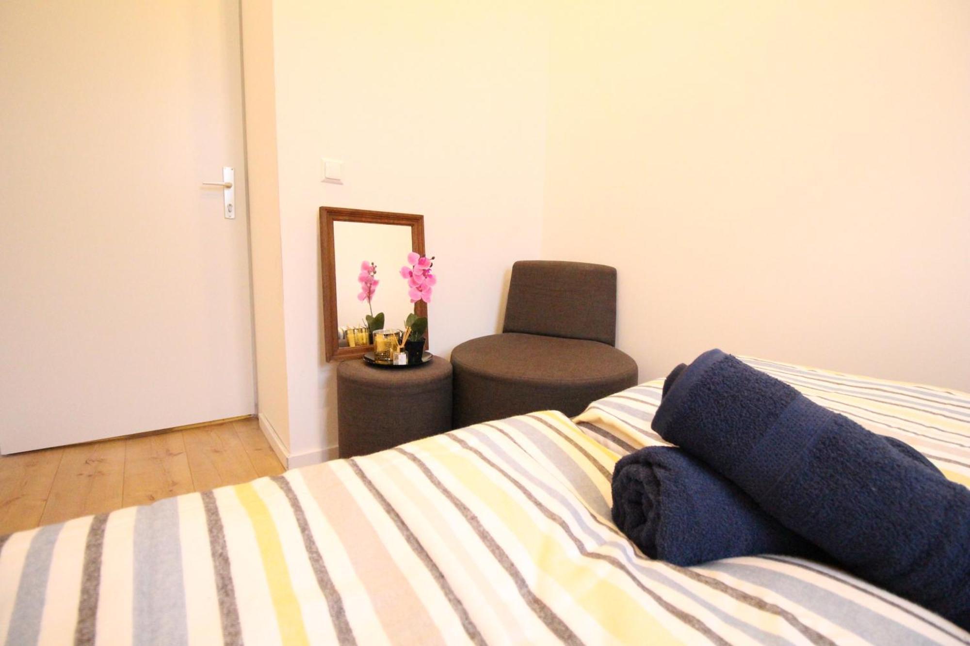 Disc Cozy In Liesing * Vienne